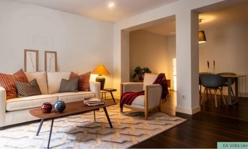 Toques simples de decoração transformam o ambiente em um lar acolhedor.